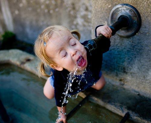 В каком источнике вода опасна для детей