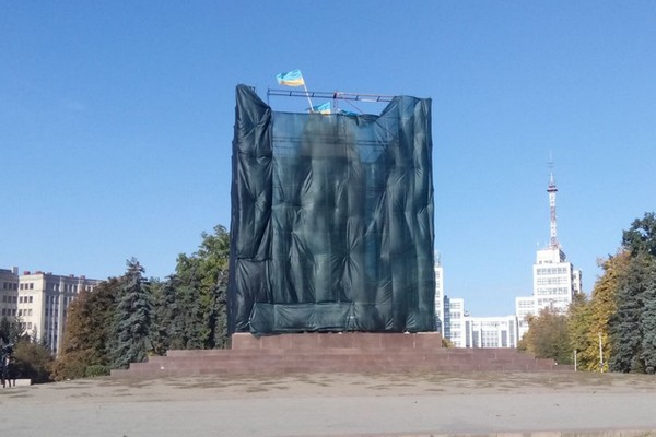 Вместо Ленина появится новый памятник