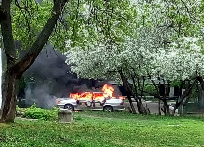 Огненный автомобиль напугал школьников (ФОТО, ВИДЕО)