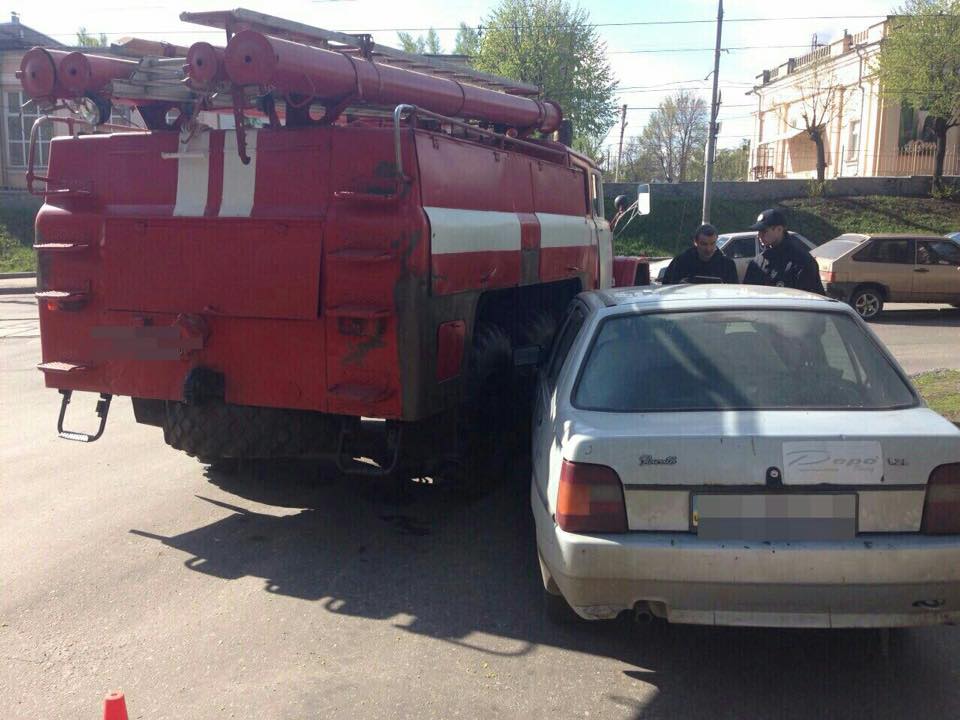 В Харьков проникла запретная машина (ФОТО)