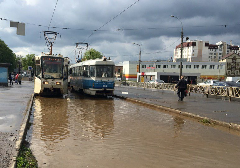 Речные трамваи поплыли по Харькову (ФОТО)
