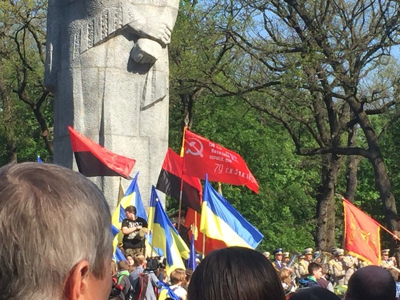 Харьковчанину с флагом грозит тюрьма 