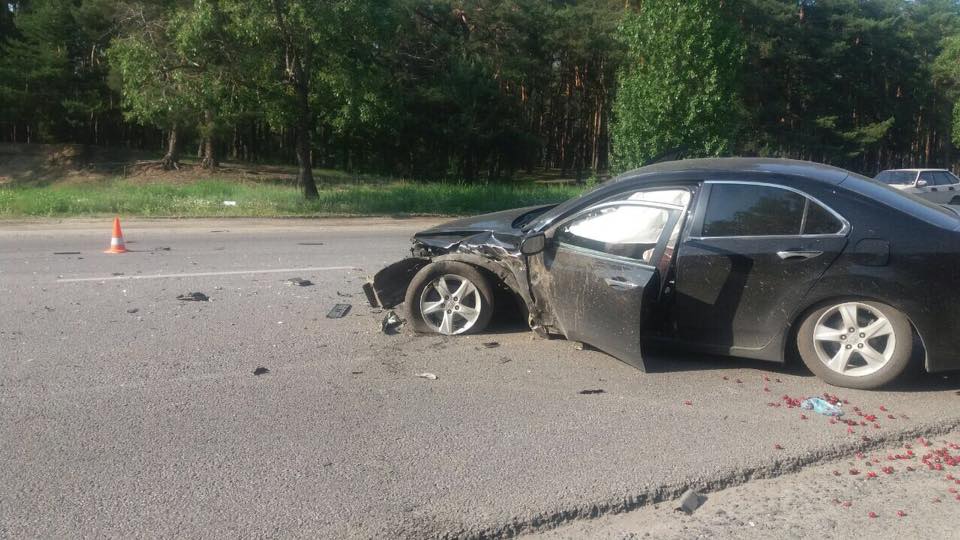 Ужасное автомобильное месиво под Харьковом