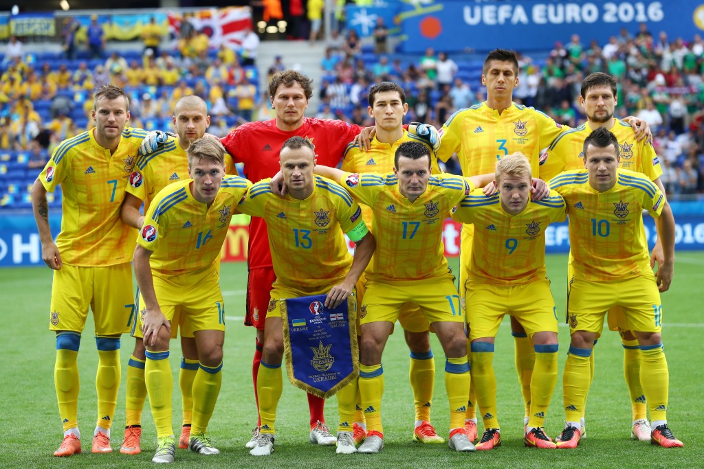 Украинские футболисты сенсационно стали первыми в Европе