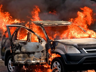 Очередная машина сгорела в Харькове (ФОТО)