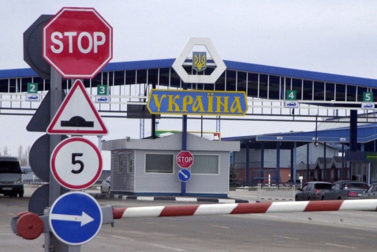 Стало известно, как пройти украинскую границу без потерь