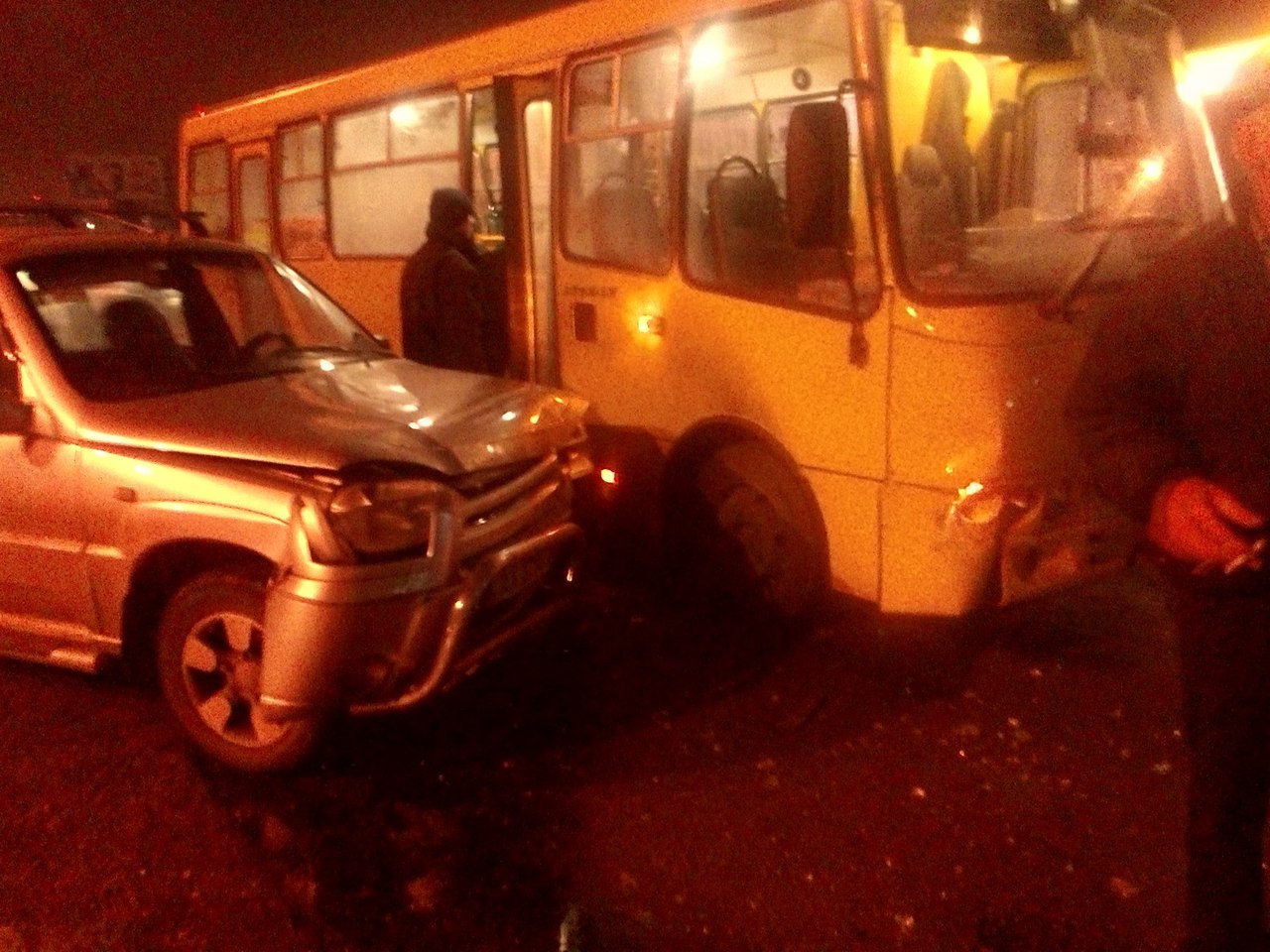 Пассажиров харьковского автобуса подставили под удар
