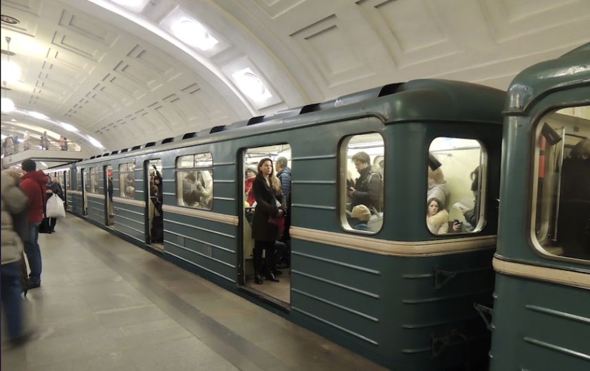 Переполох в харьковском метро. Людей не пускали на станции