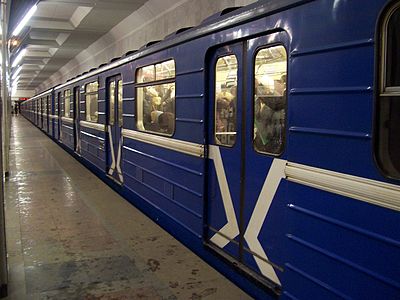 Харьковчане требуют разукрасить метро
