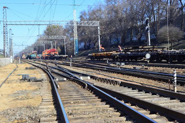  Несколько человек погибли под колесами поезда на Харьковщине