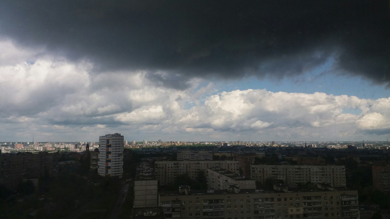 Жители Харькова пострадали от неожиданно обрушившейся стихии (фото)