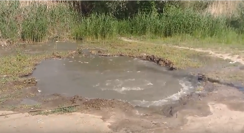 Крупная авария произошла на водопроводе в Харькове (видео)