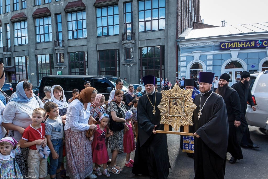 Православную святыню привезли в Харьков (фото)