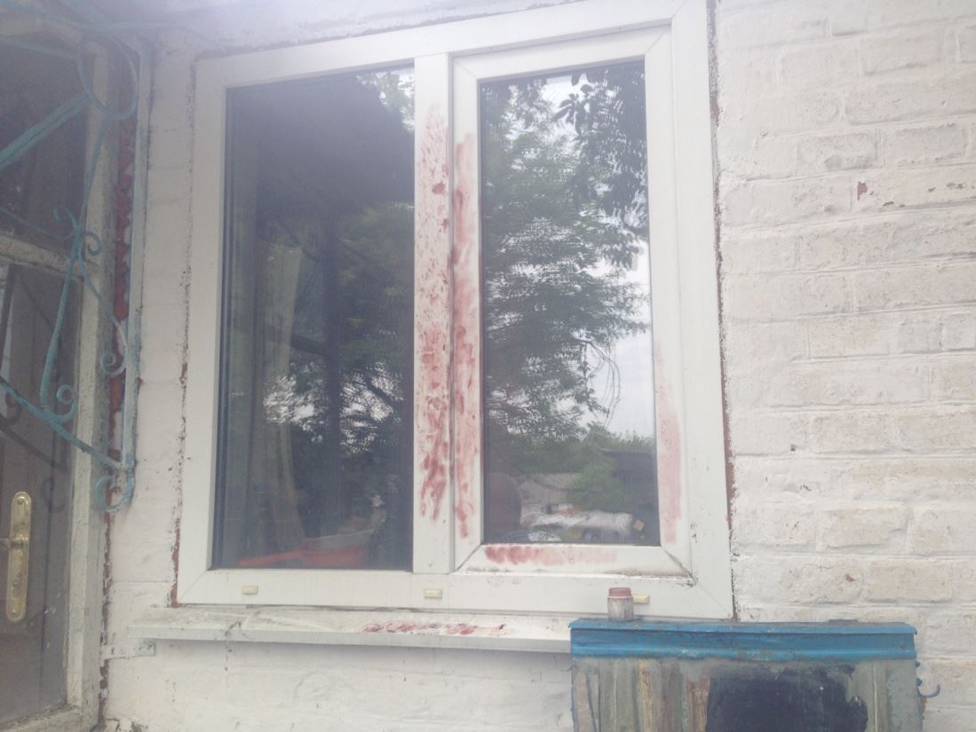 На Харьковщине пенсионер лишился всех денег из-за окна (фото)