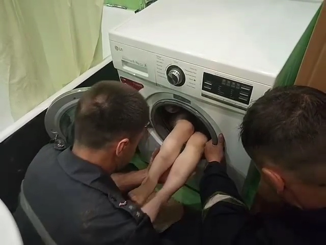 Харьков в XXI веке. 31 июля - ребенок застрял в стиральной машине