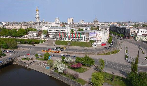 В Харькове популярное место обнесли неприступной стеной