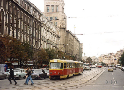 В Харькове водителю трамвая устроили психологическую атаку (видео)