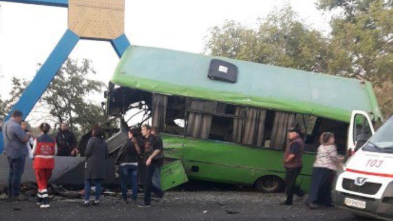 Медики рассказали о состоянии пострадавших в масштабной аварии на Харьковщине