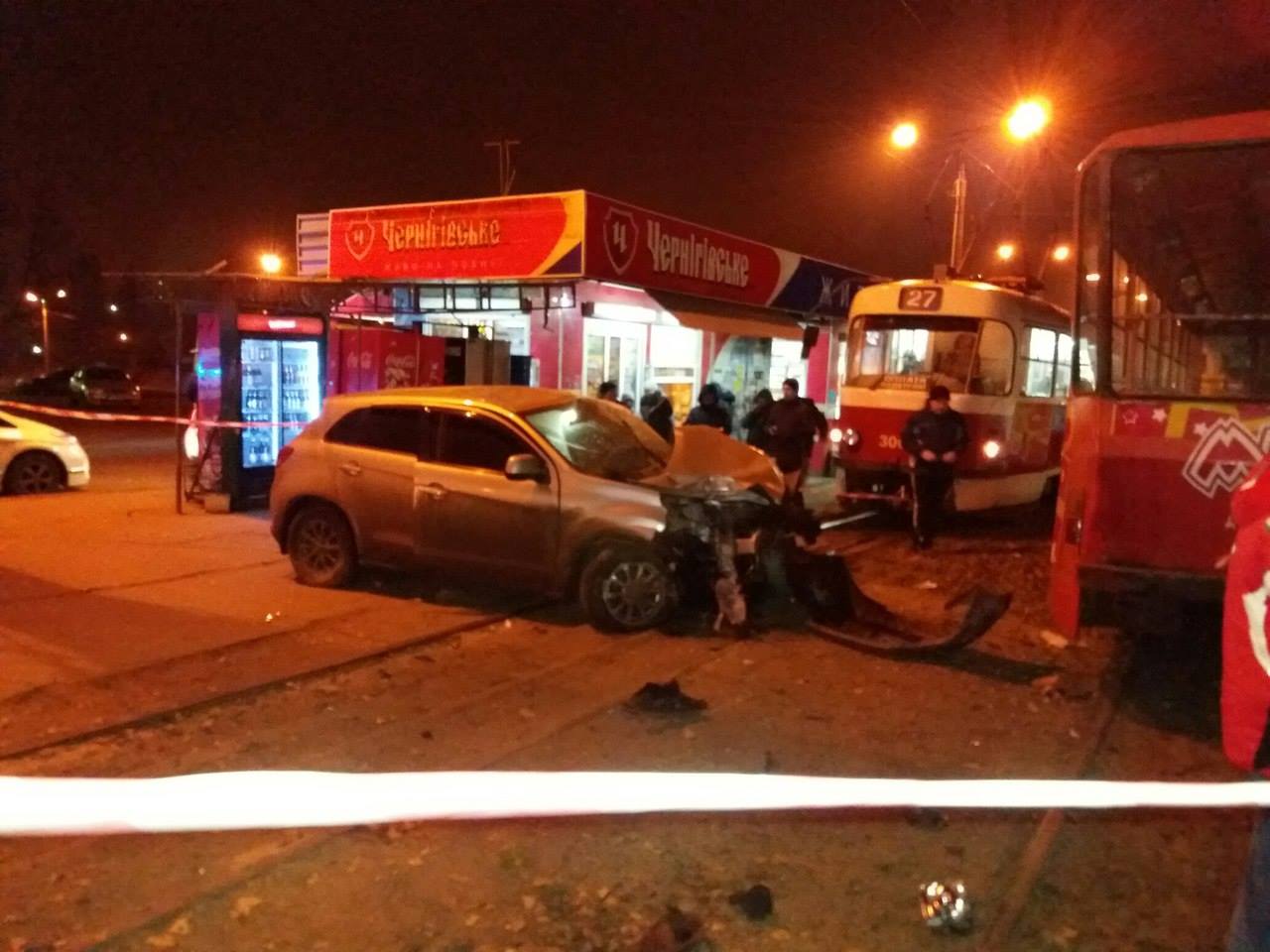 Тройная авария произошла в Харькове (фото)