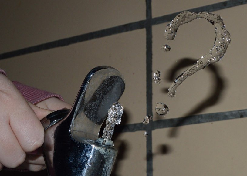 Коммунальная авария в Харькове. Жители Салтовки остались без воды (фото, видео, дополнено)
