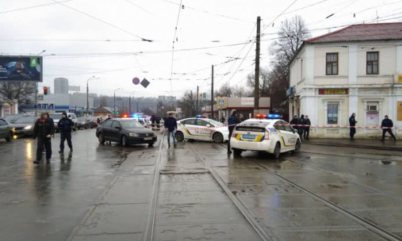 В Харькове взяли заложников