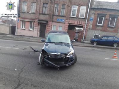 Авария произошла на крутом спуске в Харькове (фото)