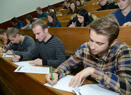 Харьковских студентов отправят на затяжные каникулы