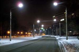 На вулиці Харкова частково повертається освітлення: де сьогодні увімкнуть ліхтарі (відео)
