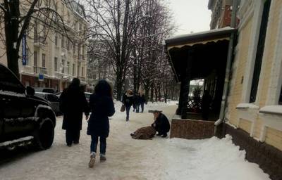 Возле харьковского ресторана нашли мертвого мужчину (фото)