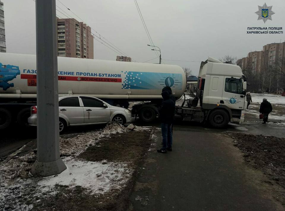 Крупная авария произошла в Харькове (фото)
