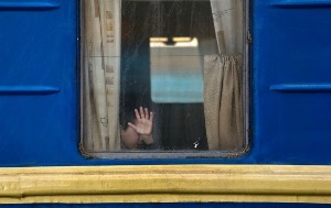 Жителям Харькова, которые захотят выехать из города, предоставили больше возможностей