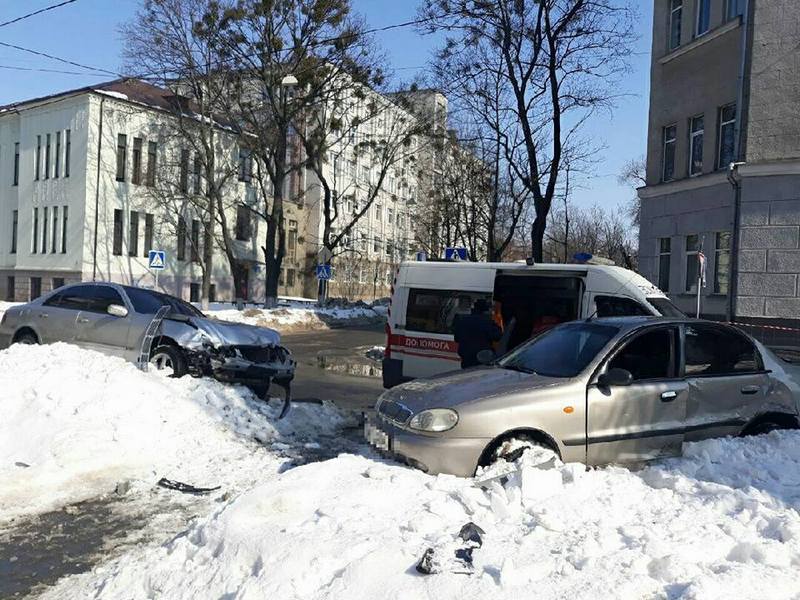 Авария в центре Харькова. Есть пострадавшие (фото)