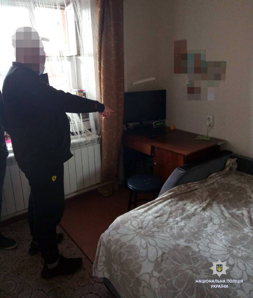 В Харькове мужчина вернулся домой и обнаружил следы незваного гостя