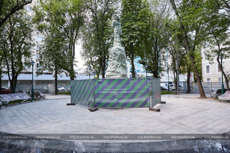 Скандальный памятник скоро откроют в Харькове