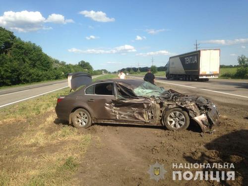 ДТП под Харьковом: машина разбилась вдребезги, есть пострадавшие (фото)