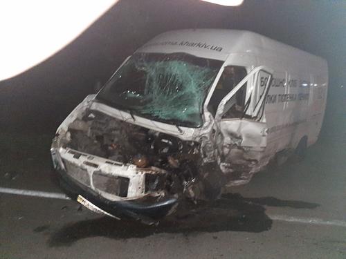 ДТП на Харьковщине: машины превратились в груду металла, есть пострадавшие (фото)