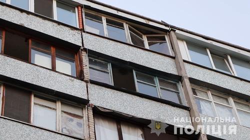 В Харькове мужчина сорвался с балкона высотки и погиб (фото)