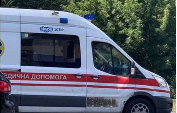 В Харькове пьяный водитель врезался в "скорую", которая везла тяжелобольную женщину (фото)