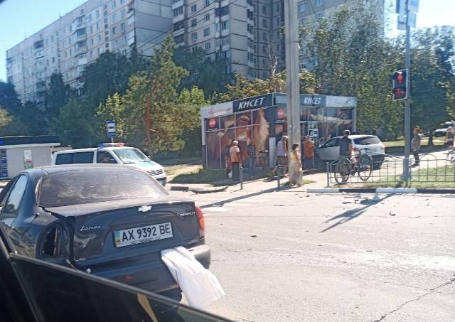 В спальном районе Харькова людей подвергли смертельной опасности (фото, видео)