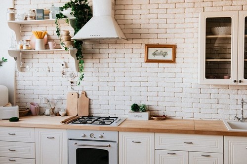 Кухонная вытяжка для маленькой кухни: какую лучше установить