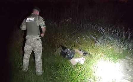 Ночью под Харьковом мужчина попался за скверным занятием (фото)