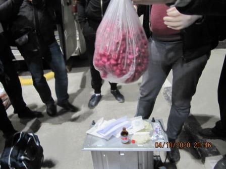 На Харьковщине остановили мужчину со смертельно опасным грузом (фото)