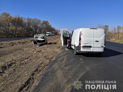 Вылетел на обочину и перевернулся: авария на Харьковщине (фото) 