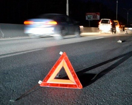 Вырванное колесо, разбитый автомобиль: футболист попал в аварию в Харькове (фото)