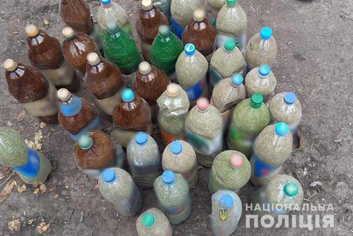 Житель Харькова устроил склад опасных веществ в доме родителей (фото)