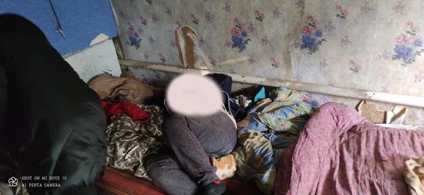 Остатки пищи на полу, мусор и грязь. В Харьковской области ребенка нашли в ужасных условиях (фото)