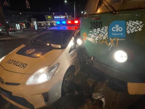 В Харькове трамвай с пассажирами попал в аварию (фото, видео)
