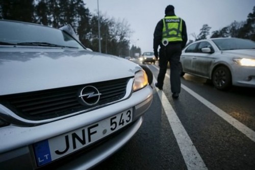 Проверки автомобилей на еврономерах в Харькове: разъяснение патрульной полиции (видео)