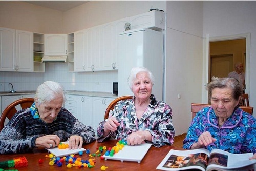 Почему в официальных домах престарелых Харькова есть свободные места. В мэрии назвали причину 