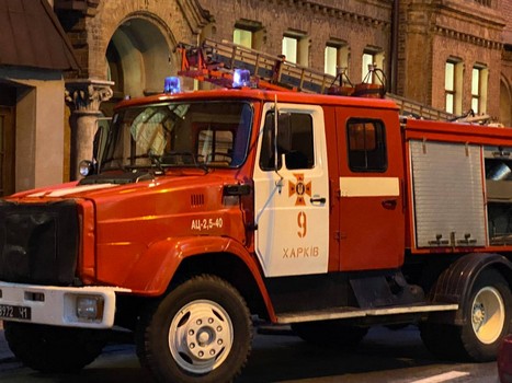 Пожар в центре Харькова: горел испытательный центр (фото, видео) 